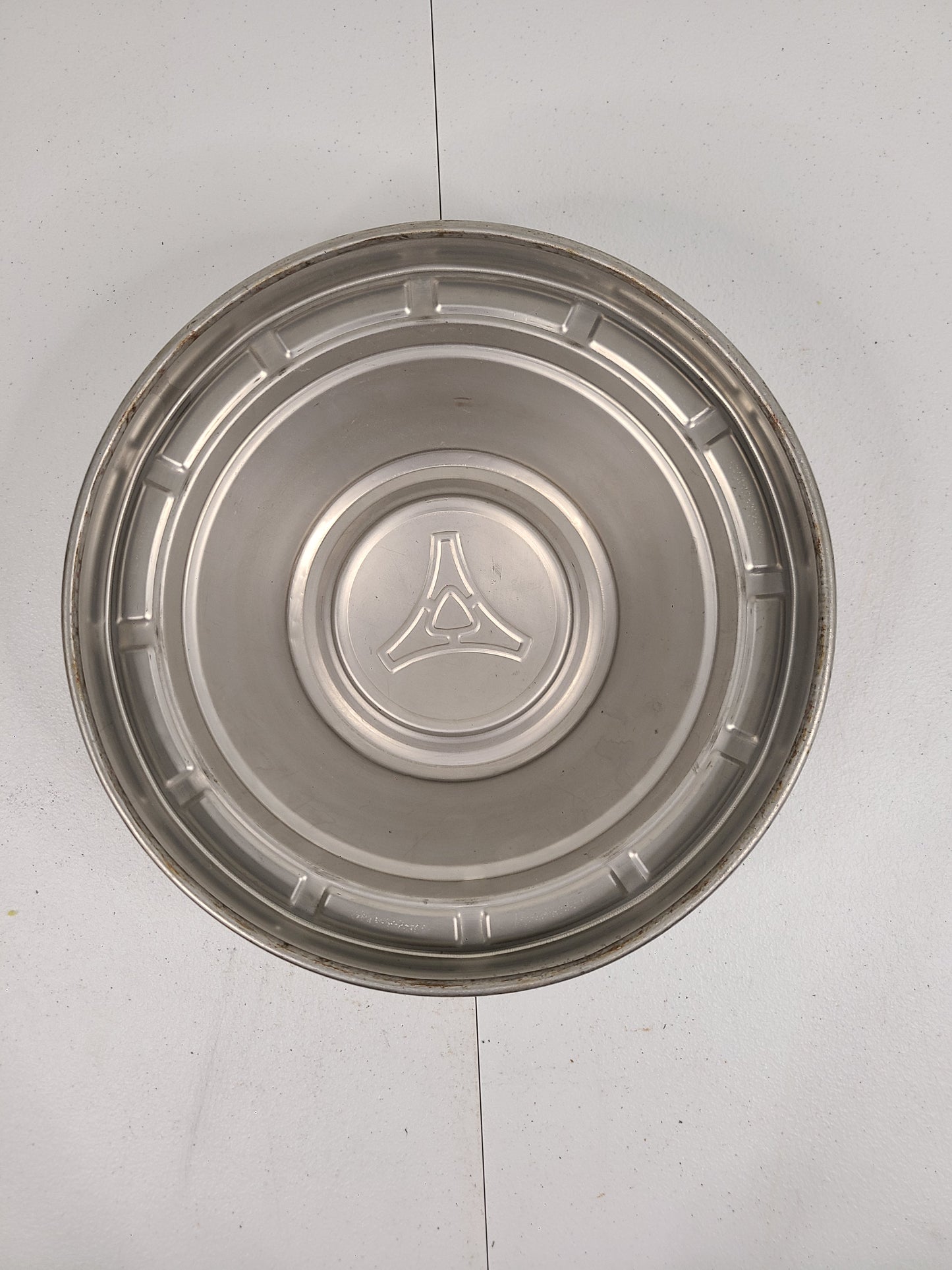 1966-67 DODGE CORONET, R/T CHARGER, B BODY USED OEM DOG DISH HUB CAP 10"