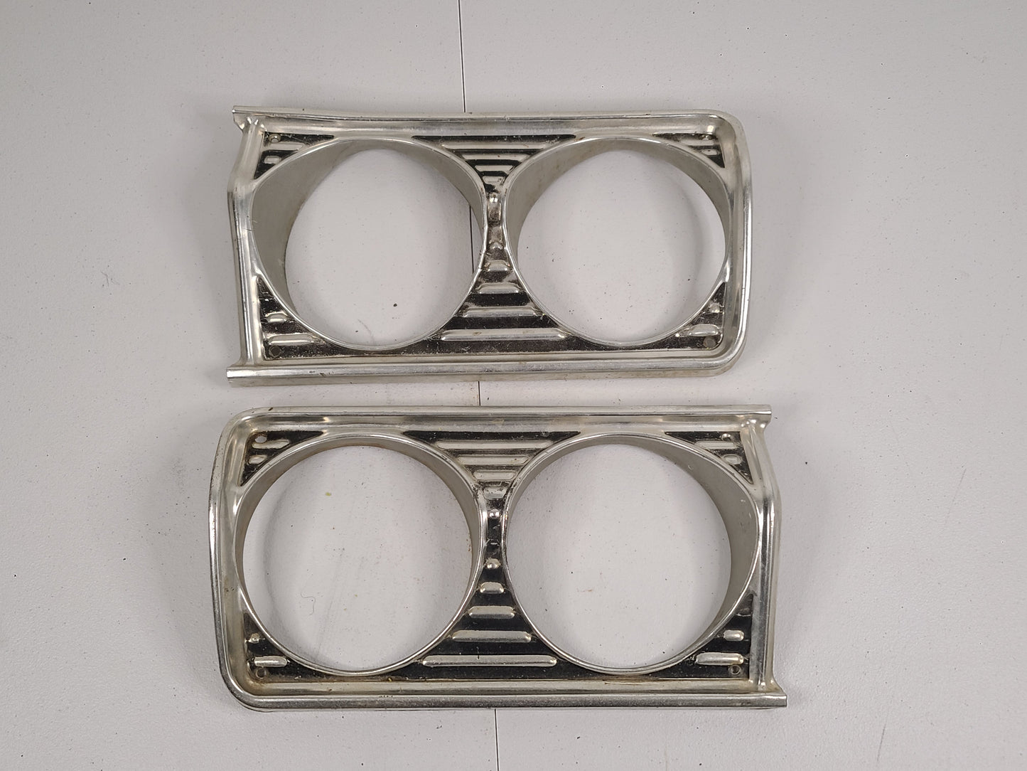 1964 PLYMOUTH Fury, Belvedere Head Light Bezel