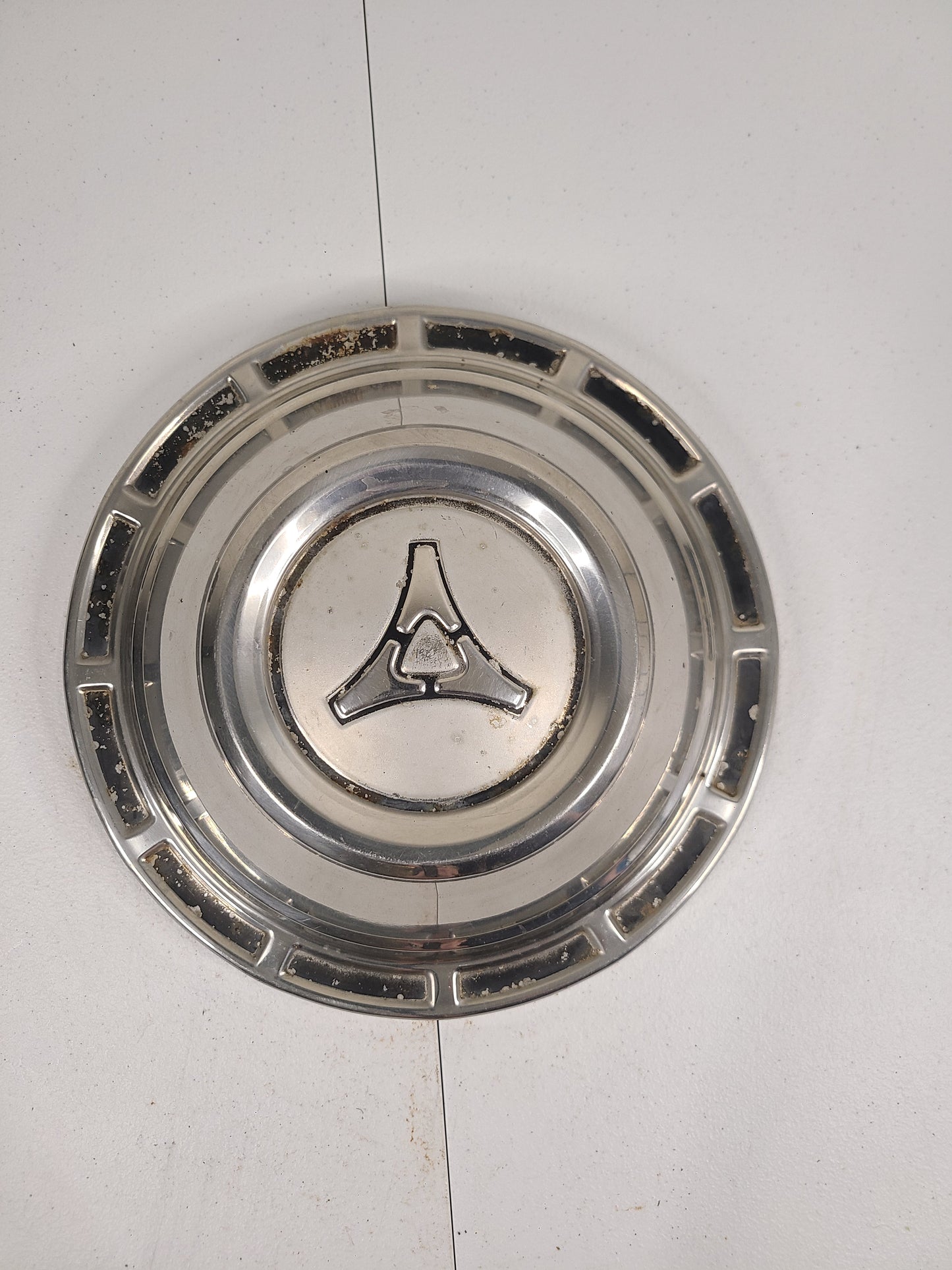 1966-67 DODGE CORONET, R/T CHARGER, B BODY USED OEM DOG DISH HUB CAP 10"