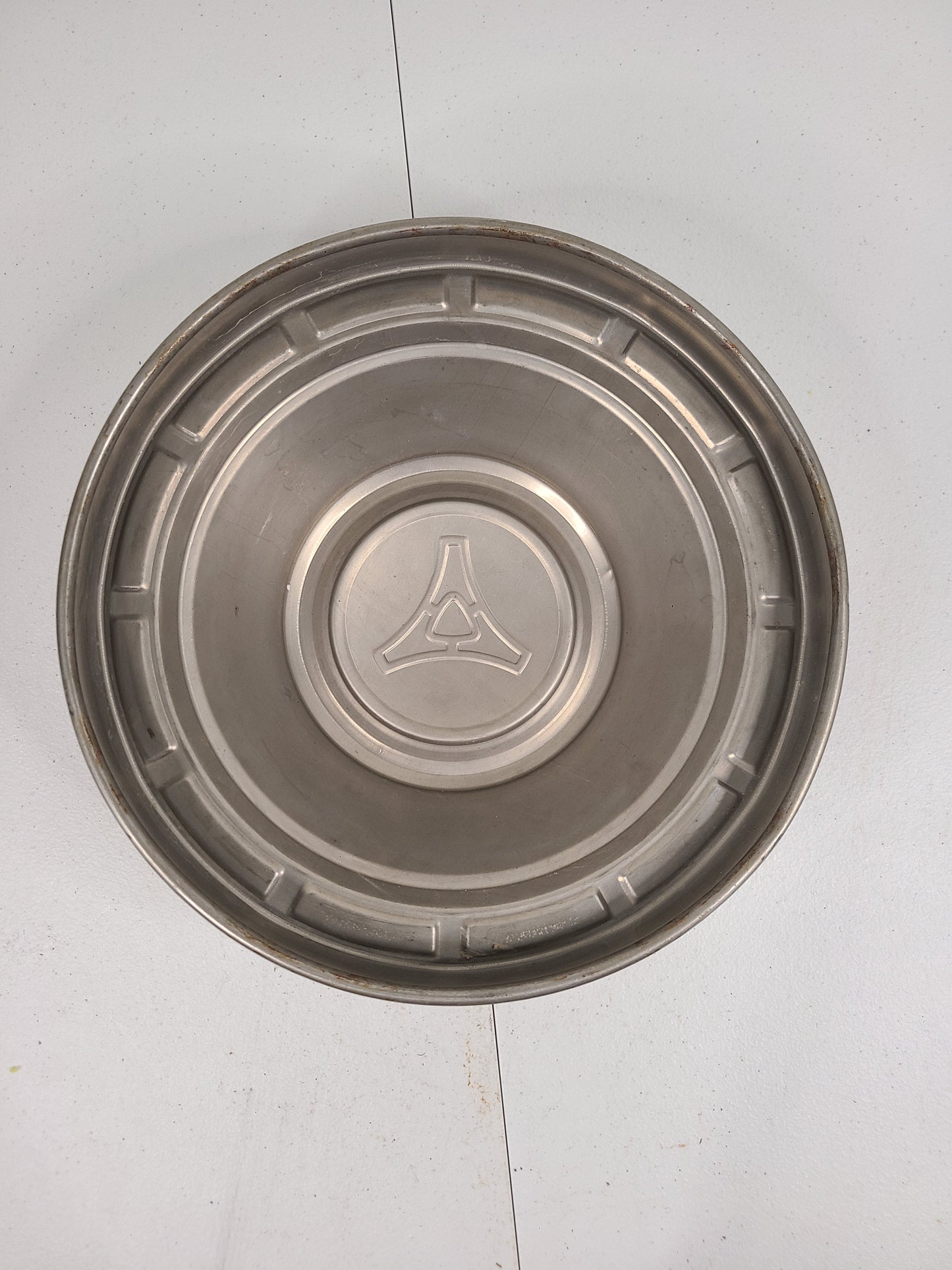 1966-67 DODGE CORONET, R/T CHARGER, B BODY USED OEM DOG DISH HUB CAP 10"