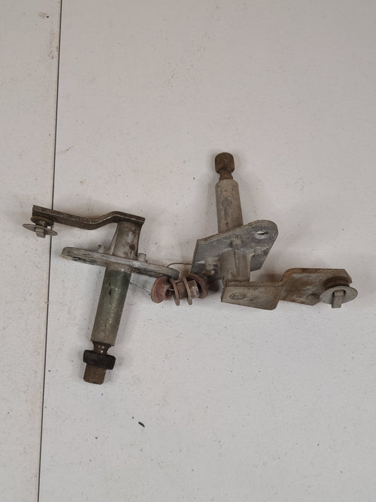 1967-1969 Dodge/Plymouth A-Body Windshield Wiper Pivots LH 2770195 RH 2770194