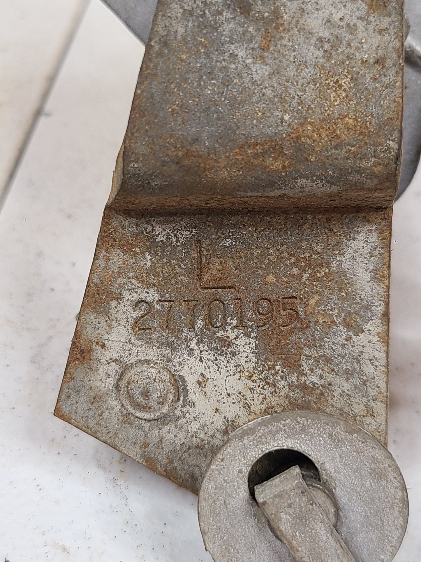 1967-1969 Dodge/Plymouth A-Body Windshield Wiper Pivots LH 2770195 RH 2770194