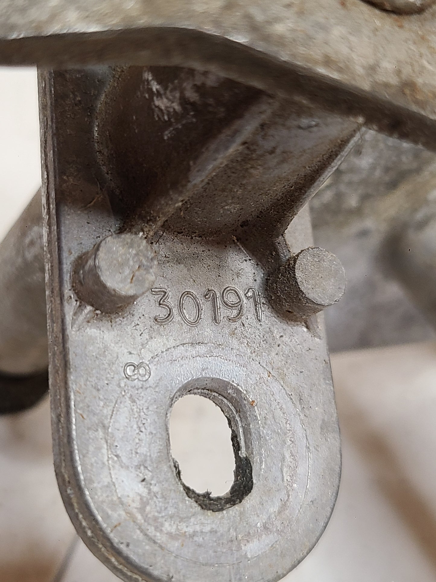 1967-1969 Dodge/Plymouth A-Body Windshield Wiper Pivots LH 2770195 RH 2770194