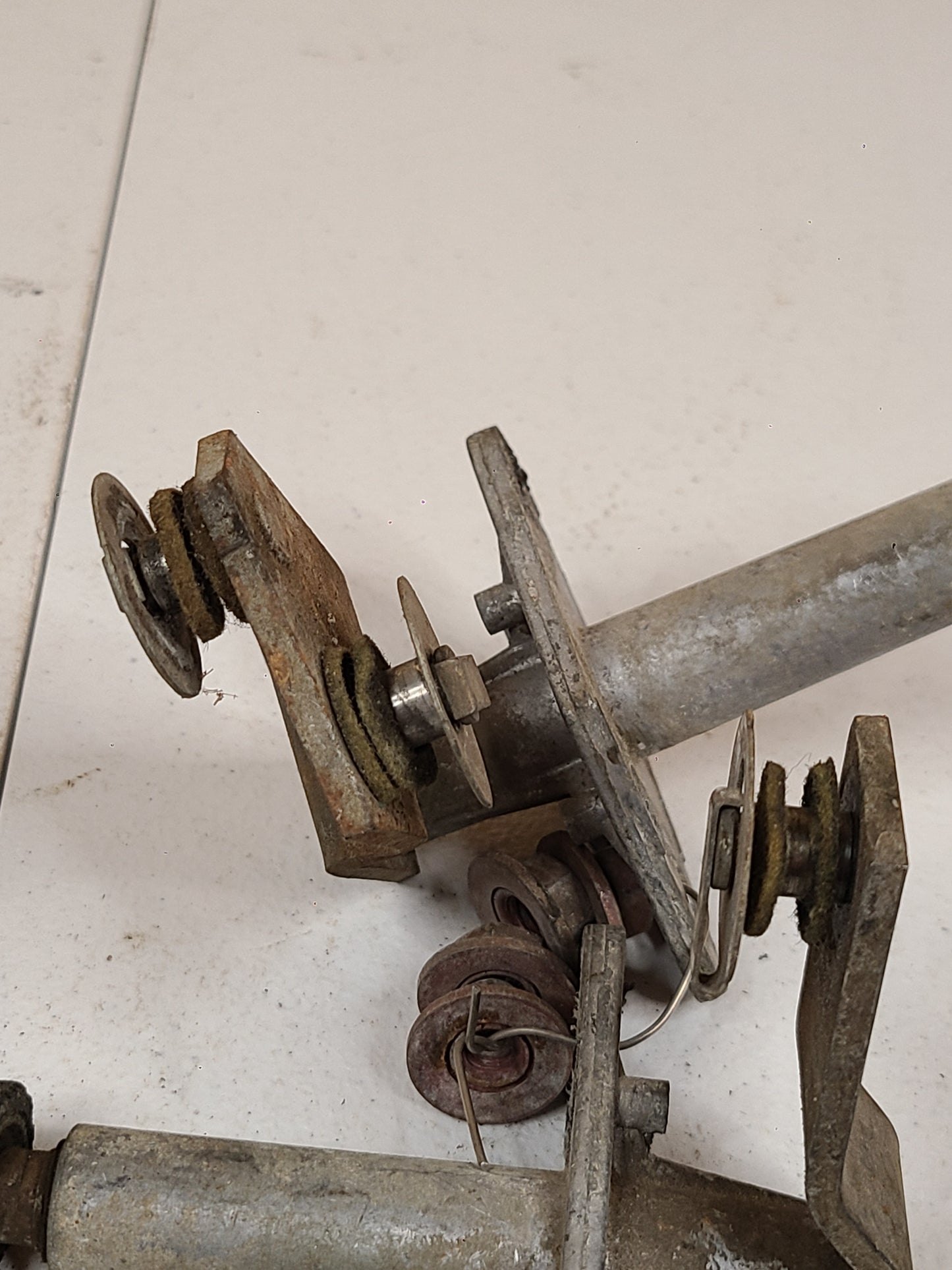 1967-1969 Dodge/Plymouth A-Body Windshield Wiper Pivots LH 2770195 RH 2770194