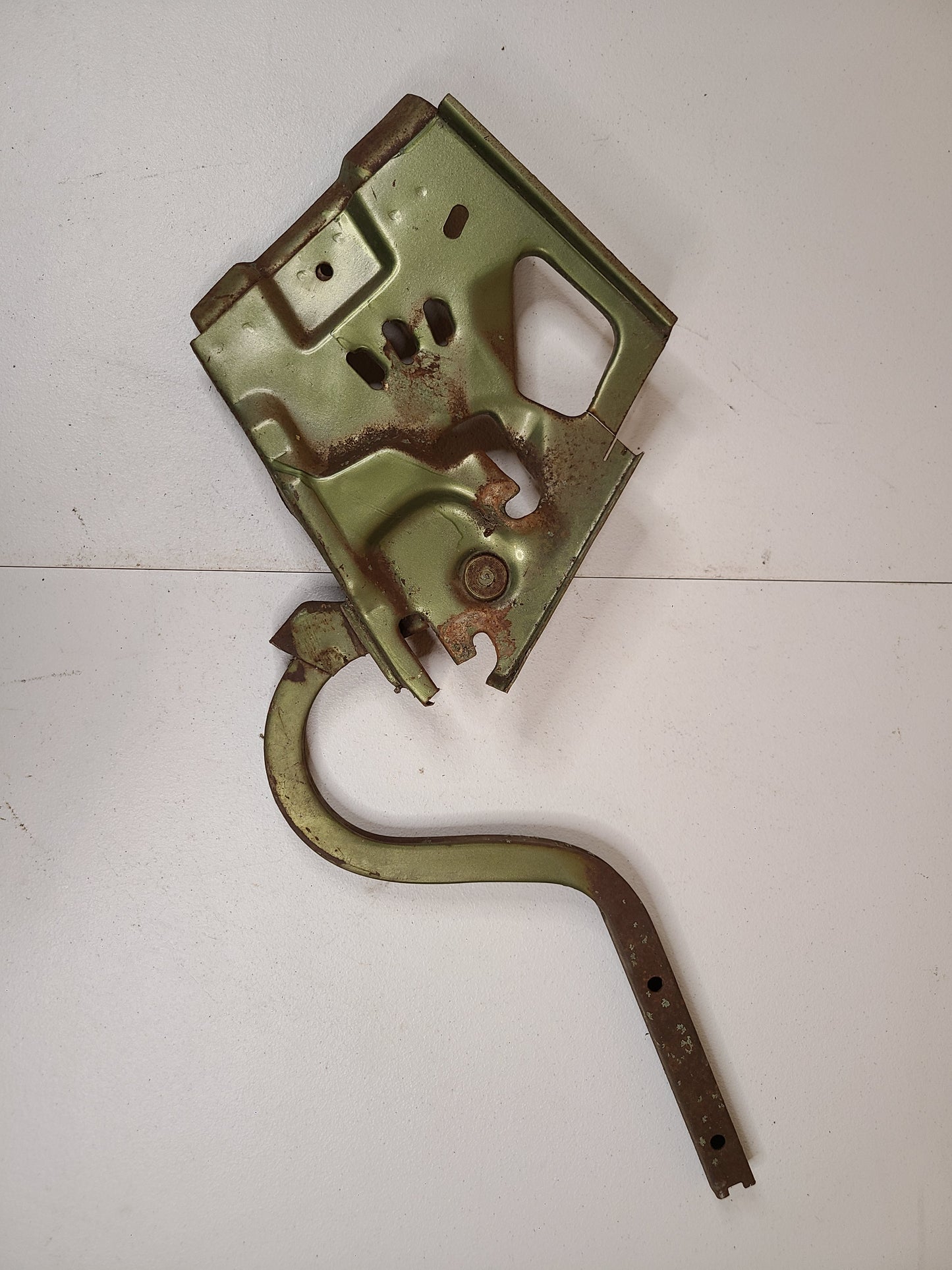 1968-1970 B-Body Tunk Hinges w/ Springs