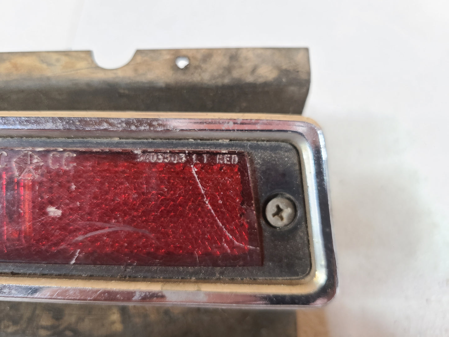 1971 Chysler New Yorker Rear LH Side Marker Light Assembly Part# 3403503