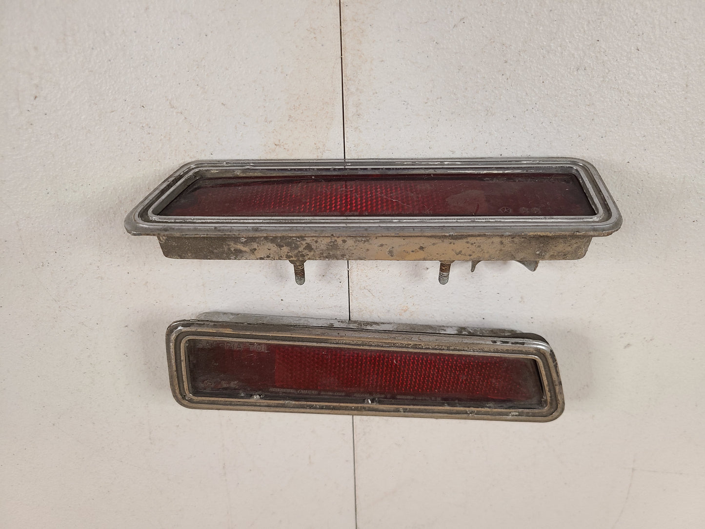 1970/1971 Dodge Dart Rear RH Side Marker Light Assembly Part# 3403688