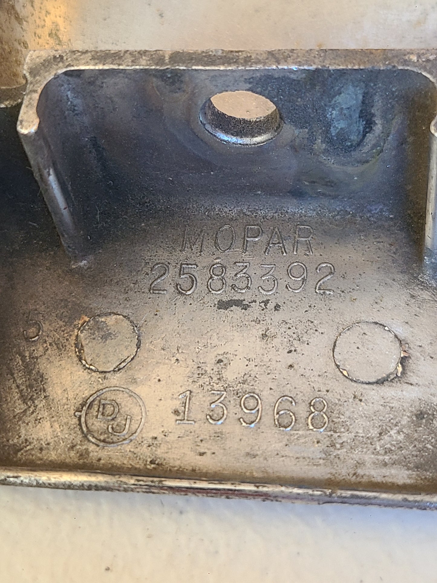 1966-1970 B-Body 1967-1972 A-Body Dodge/Plymouth RH Interior Door Handle Part# 2583392