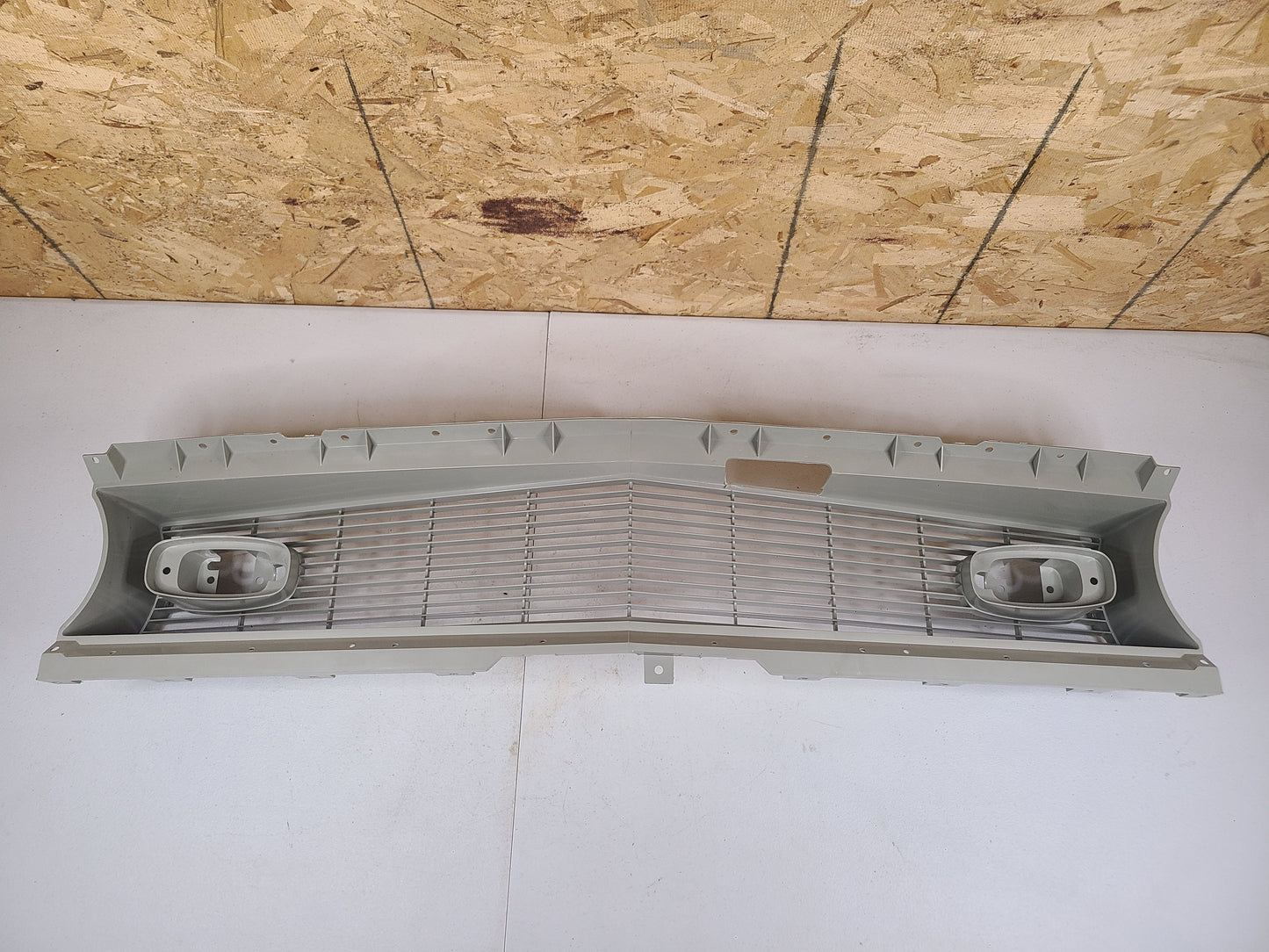 NOS 1968 Camaro Grille w/ Parking Lights Part# 3914772