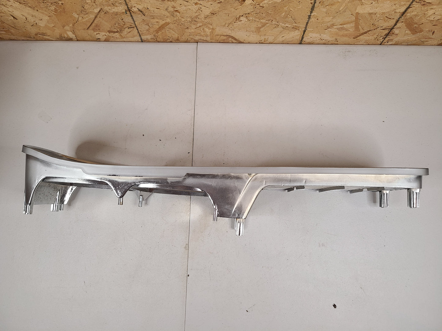 NOS 1973-74 Dodge Charger Grille Part# 3672319 LH