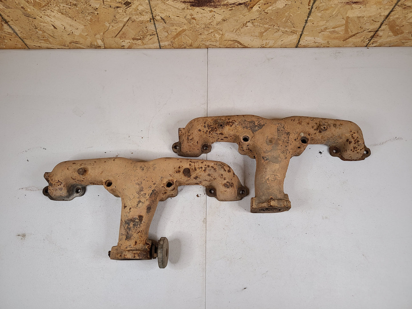 1972-1978 Dodge Truck Big Block 383, 400, 440 Exhaust Manifold Set Part# 3769103