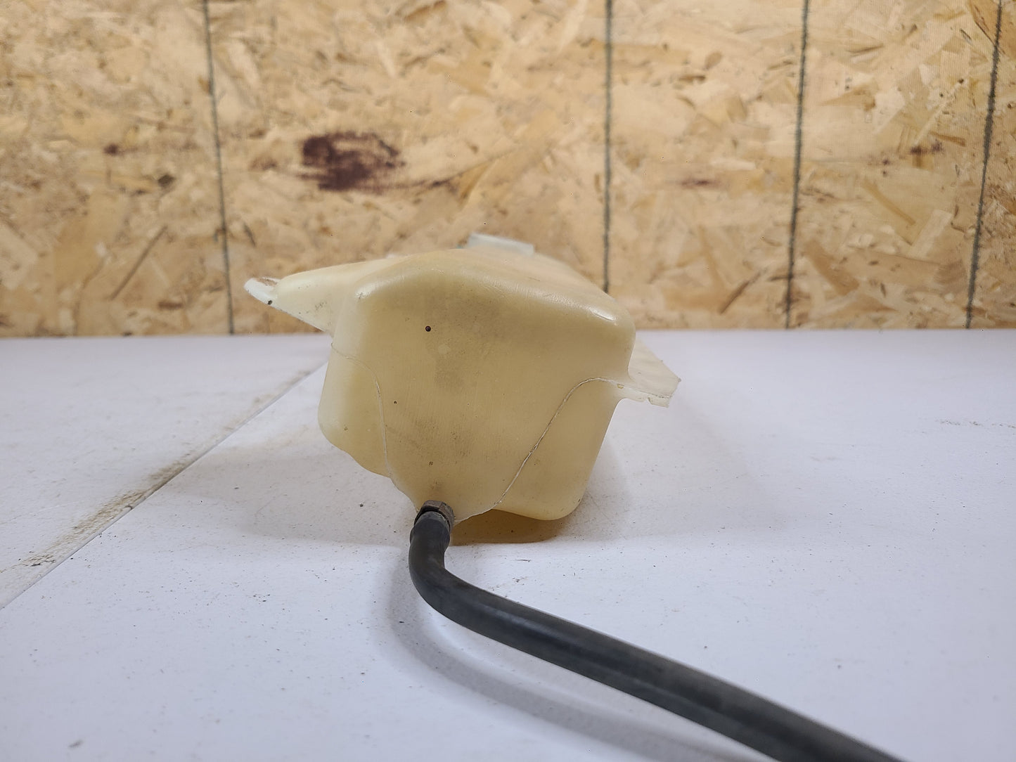 1975-80 Dodge Pickup/Ramcharger Radiator Over Flow Tank