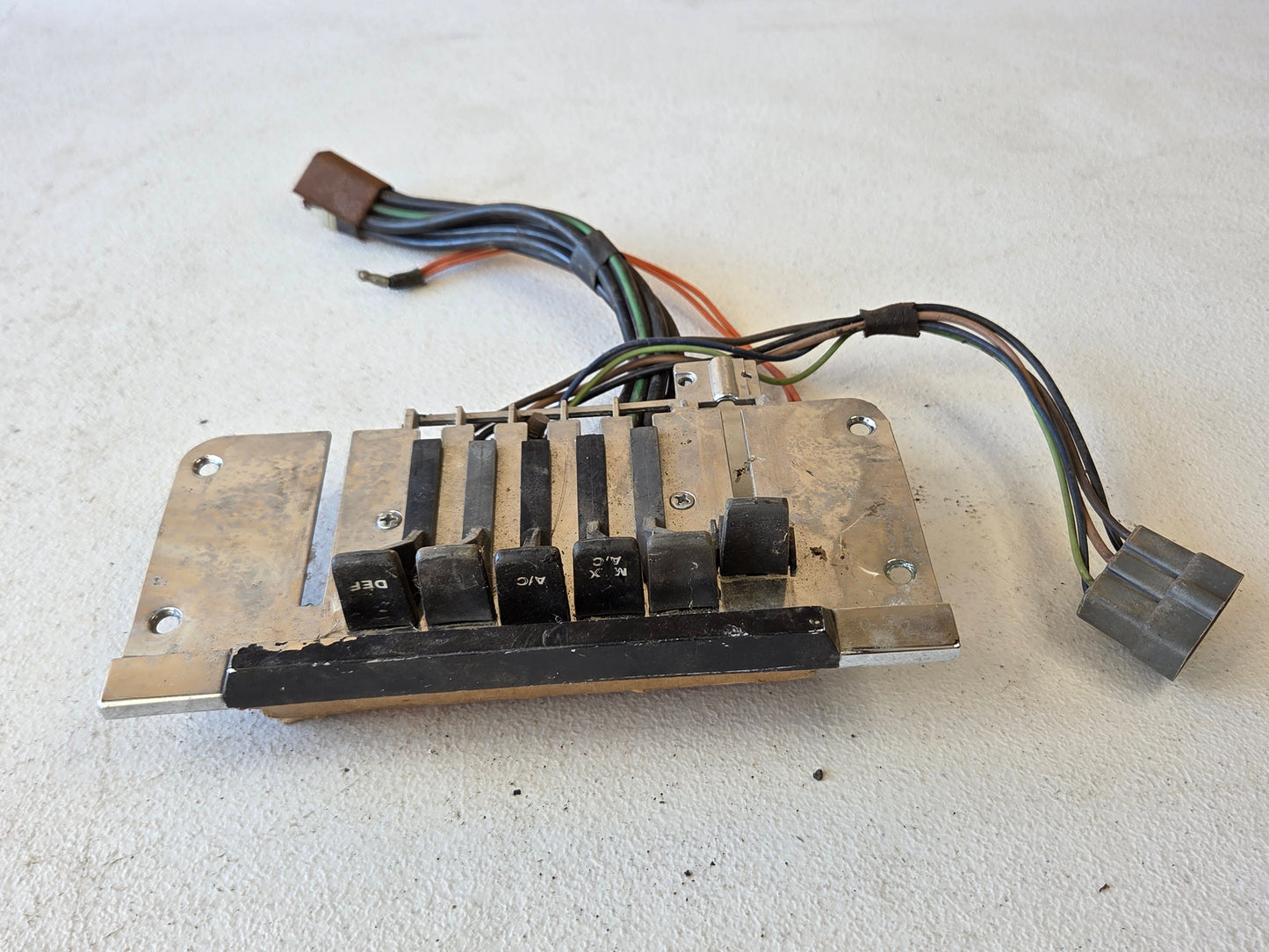 1969-70 B-Body Heater/AC Controls Part# 2884576