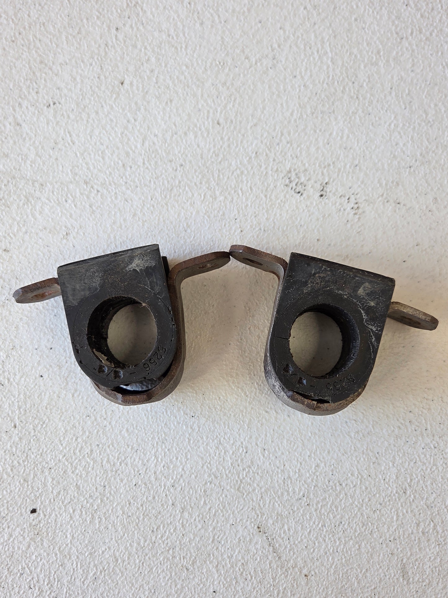 1968-70 Dodge/Plymouth Sway Bar Mounts and Bushings