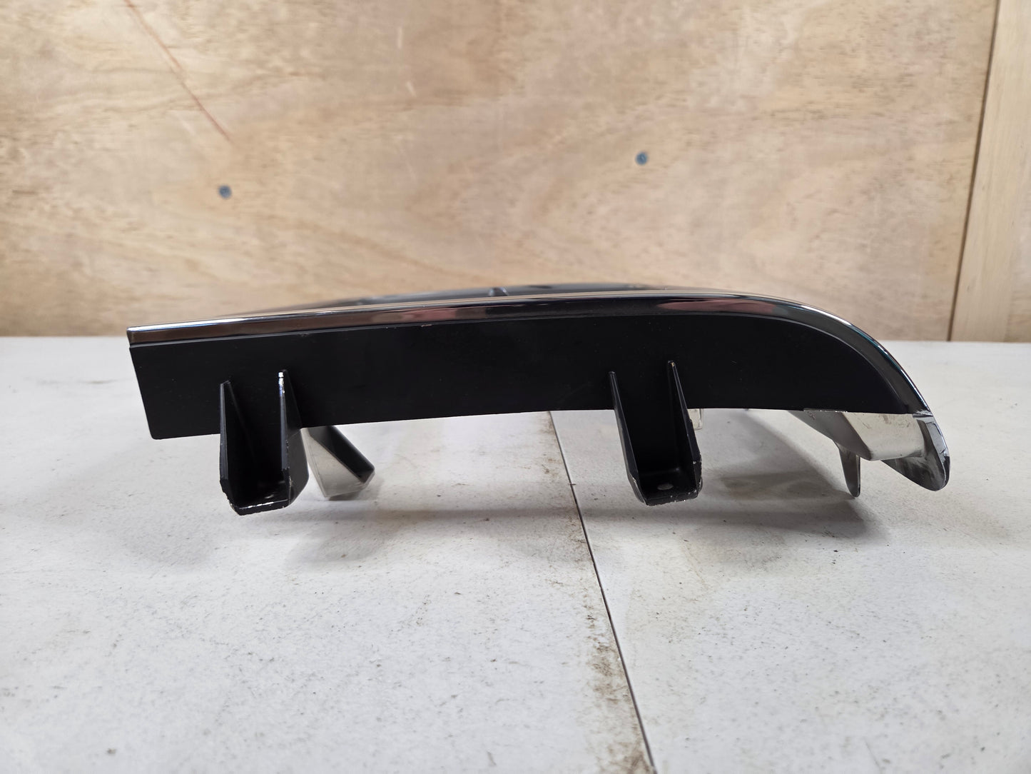 1987-90 Dodge Dakota LH Headlight Bezel